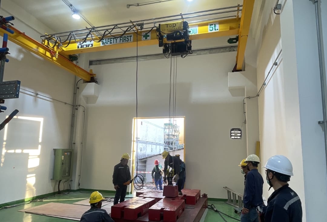 เครนไฟฟ้าและโอเวอร์เฮดเครน